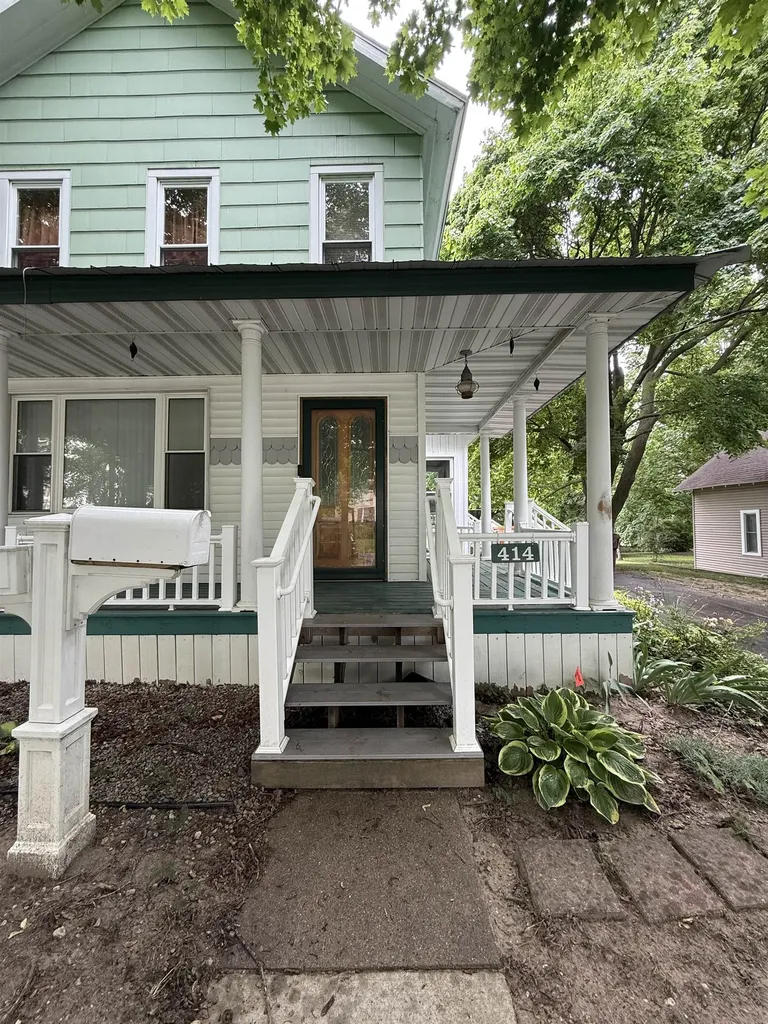 414 N Maple Street Ithaca City MI 48847