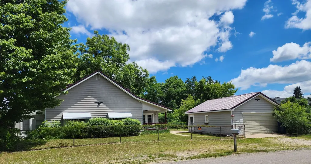 295 Birch Street Unknown City MI 48625