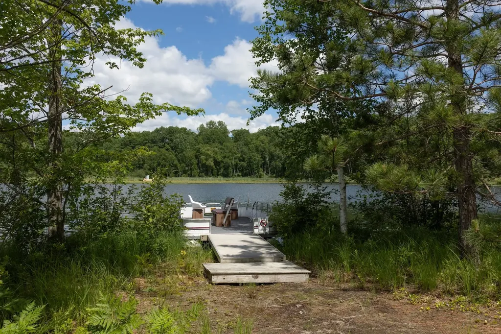 7692 Lakeview Drive Hamilton Township MI 48625