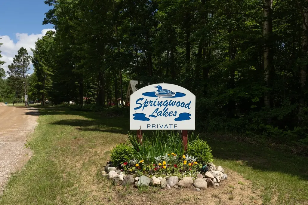 7692 Lakeview Drive Hamilton Township MI 48625