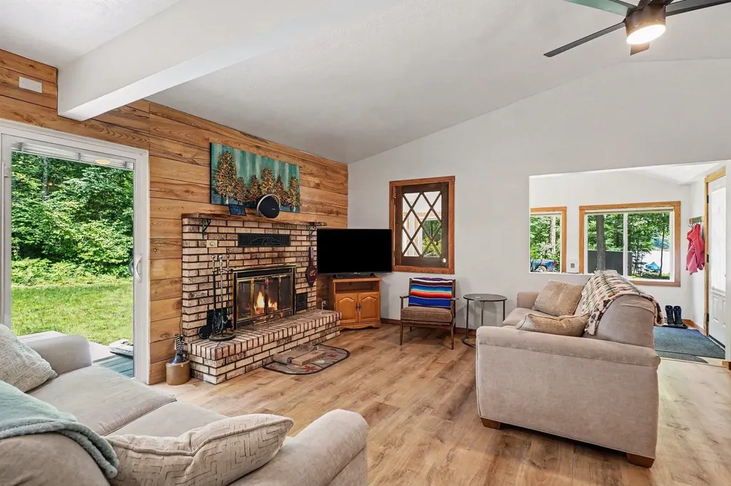 7692 Lakeview Drive Hamilton Township MI 48625