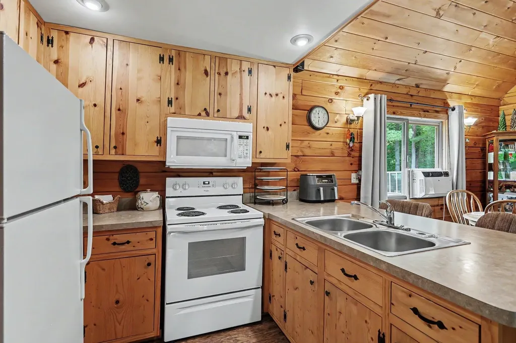 259 Hatchery Road Surrey Township MI 48622
