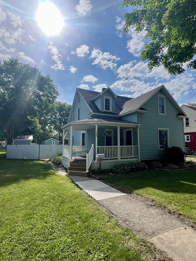 153 Allen Avenue Alma City MI 48801