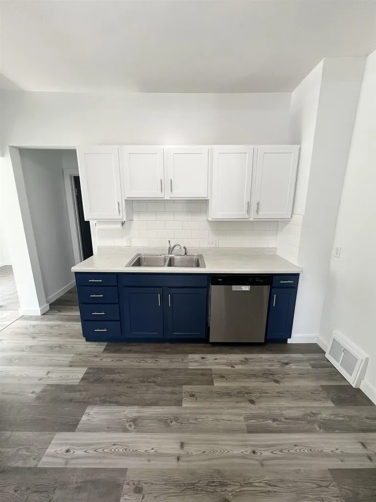 153 Allen Avenue Alma City MI 48801