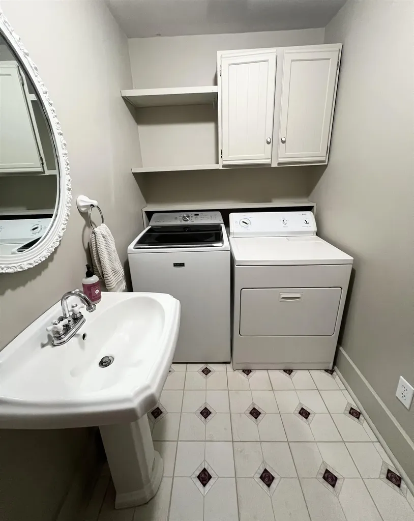 153 Allen Avenue Alma City MI 48801
