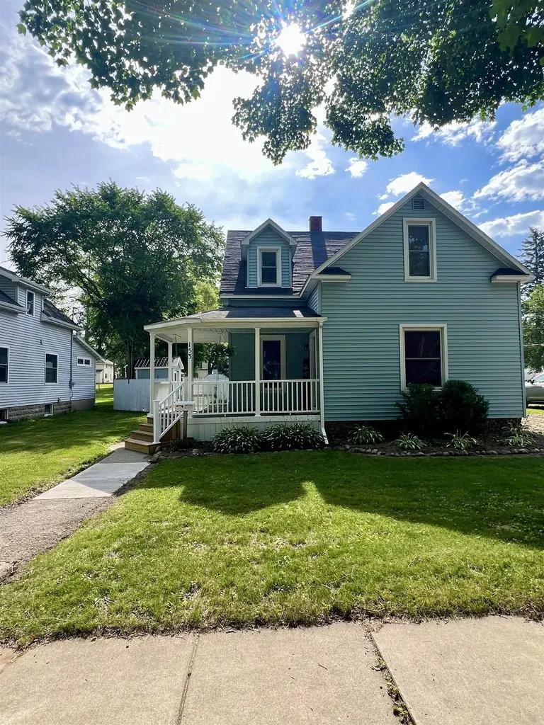 153 Allen Avenue Alma City MI 48801