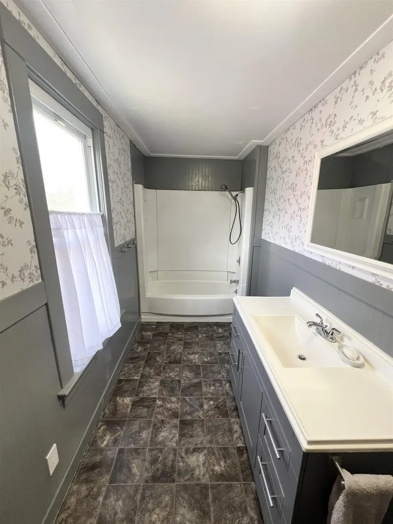 153 Allen Avenue Alma City MI 48801