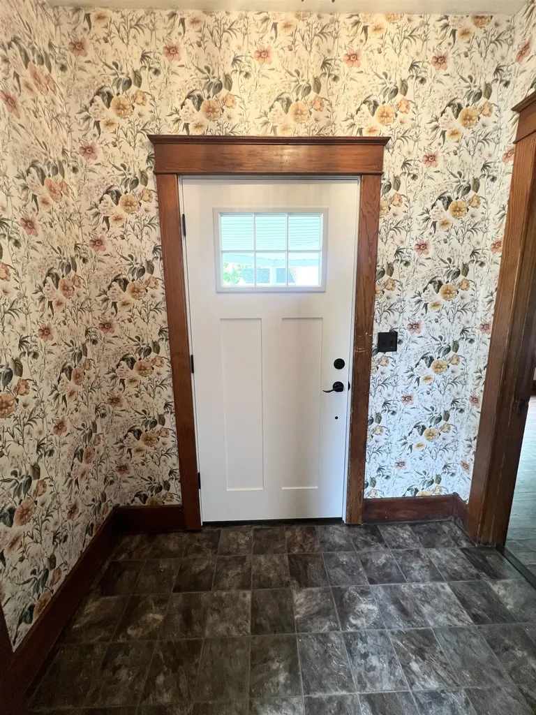 153 Allen Avenue Alma City MI 48801