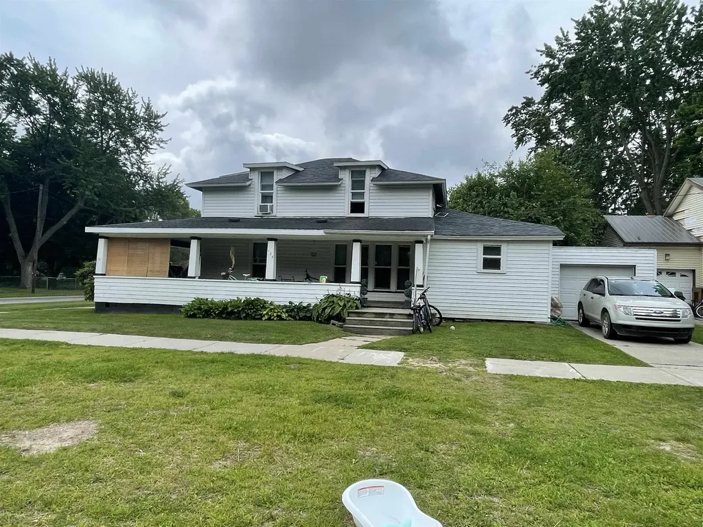 125 Cedar Avenue Alma City MI 48801