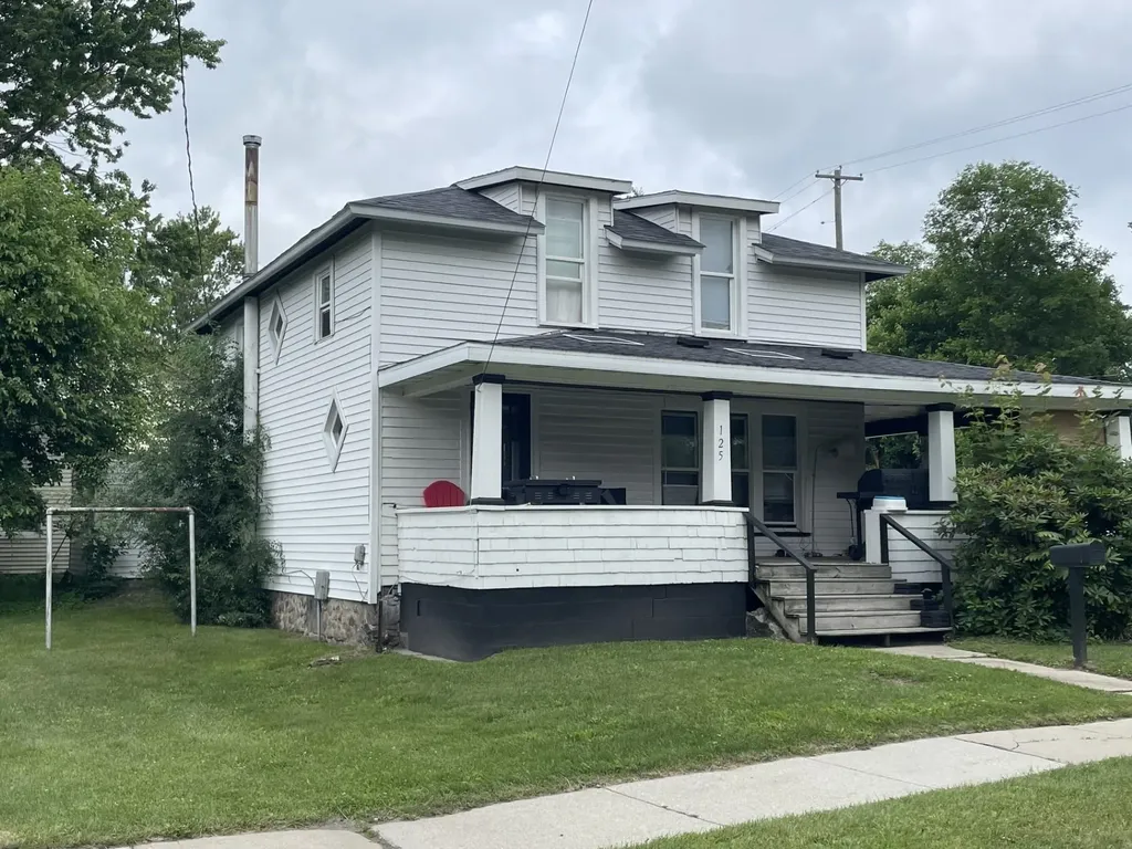 125 Cedar Avenue Alma City MI 48801