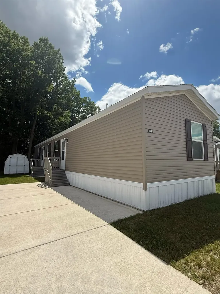 1178 Ironstone Drive Union Charter Township MI 48858