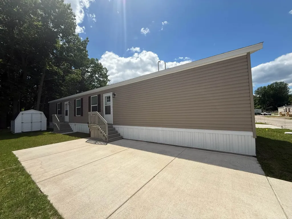 1178 Ironstone Drive Union Charter Township MI 48858