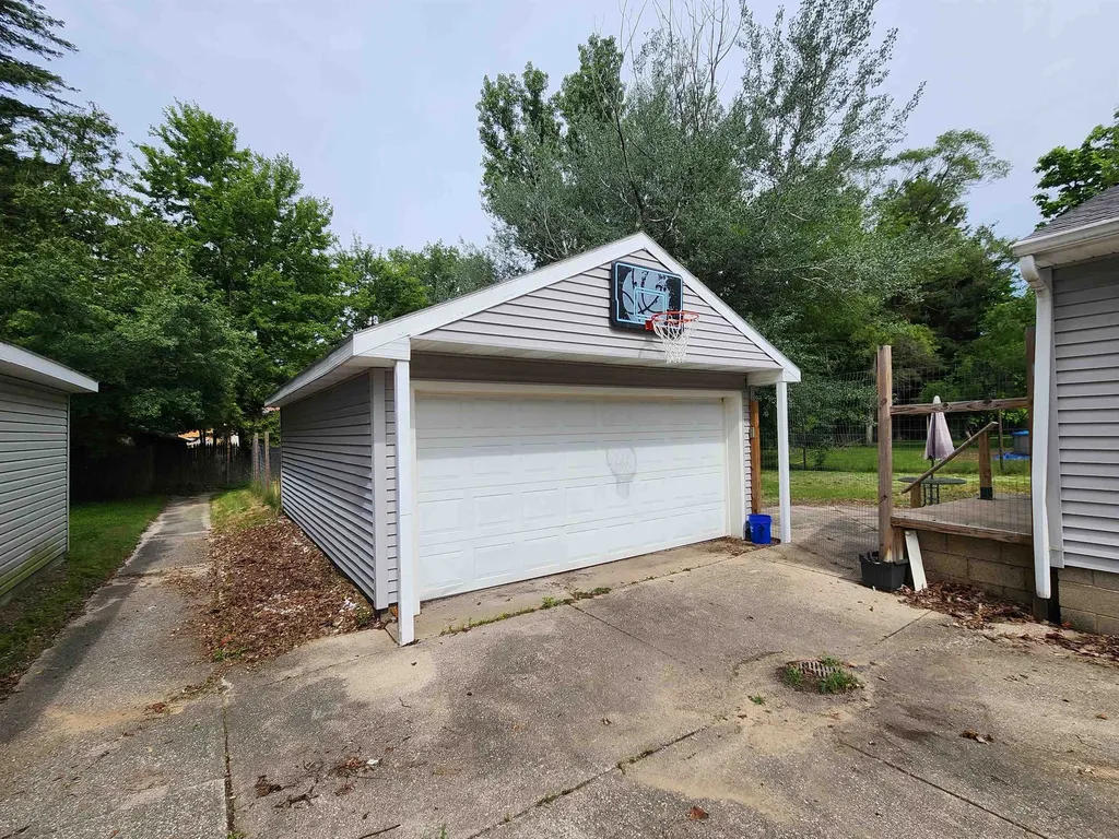 317 Longview Drive Midland City MI 48642
