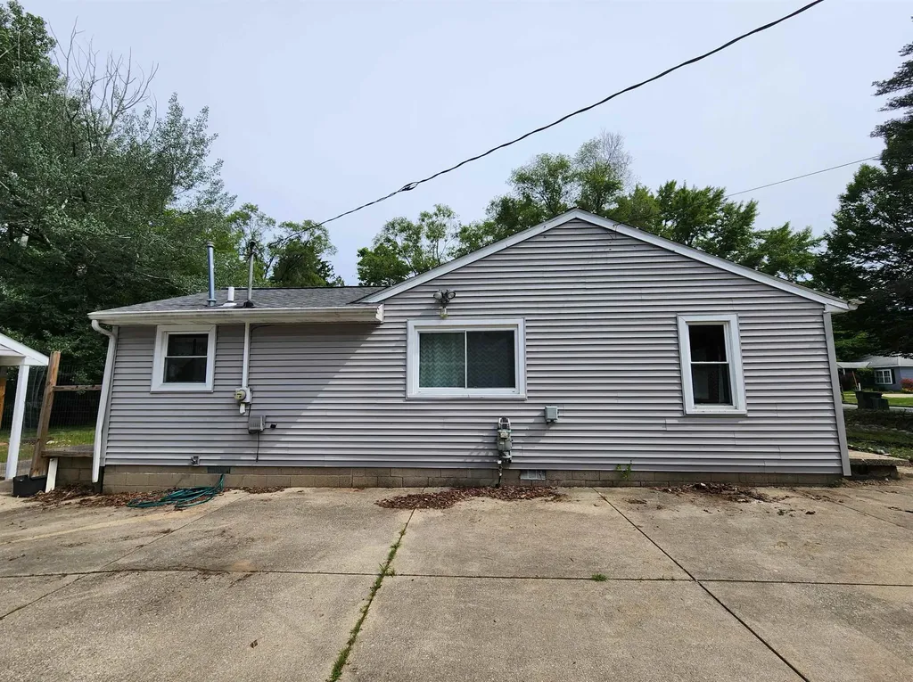 317 Longview Drive Midland City MI 48642