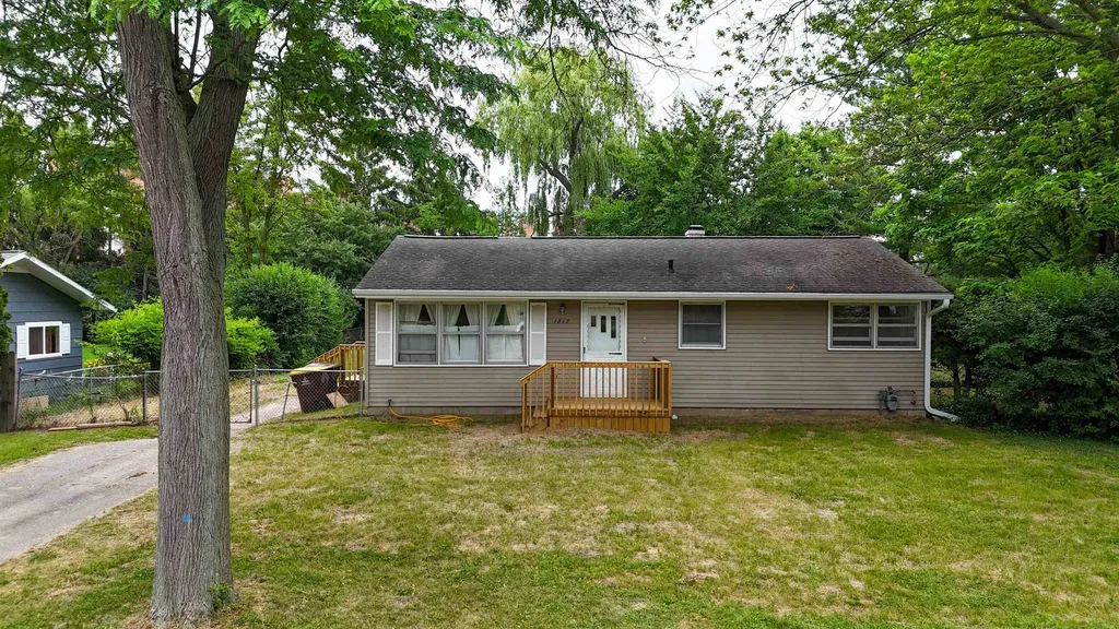 1817 Stockman Mt. Pleasant City MI 48858