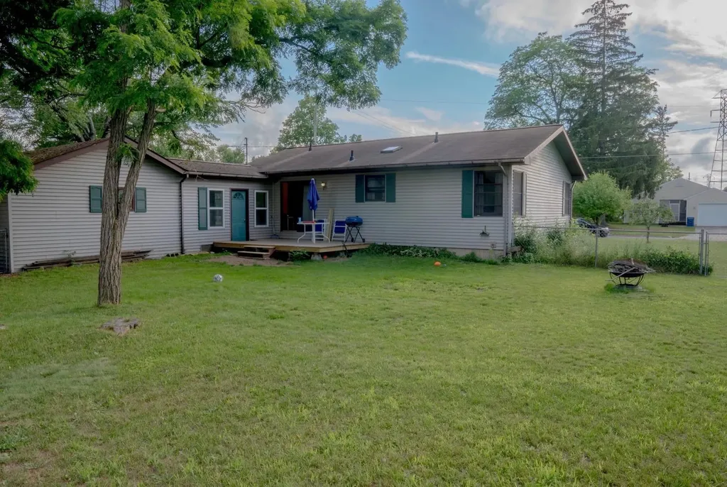 712 W Division Street Cadillac City MI 49601