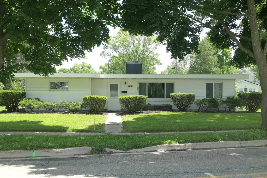 135 Riverside Drive Alma City MI 48801