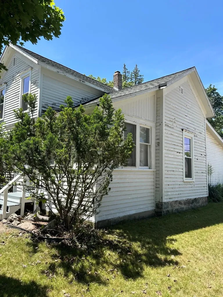 302 S Pine Street Mt. Pleasant City MI 48858