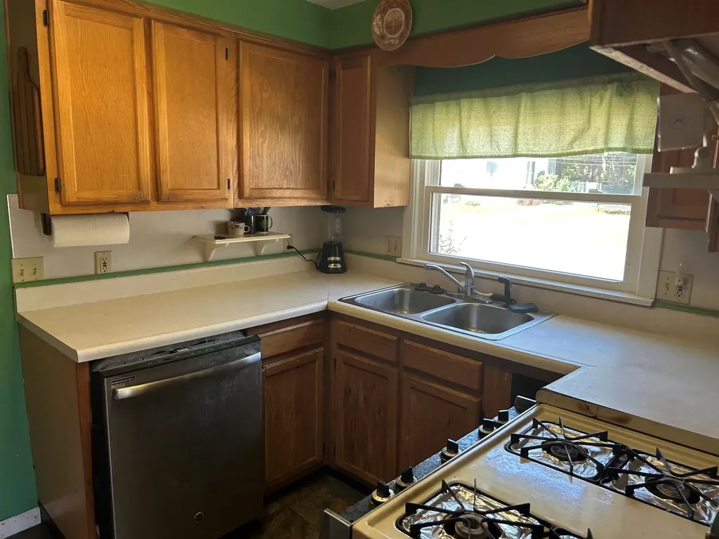 302 S Pine Street Mt. Pleasant City MI 48858