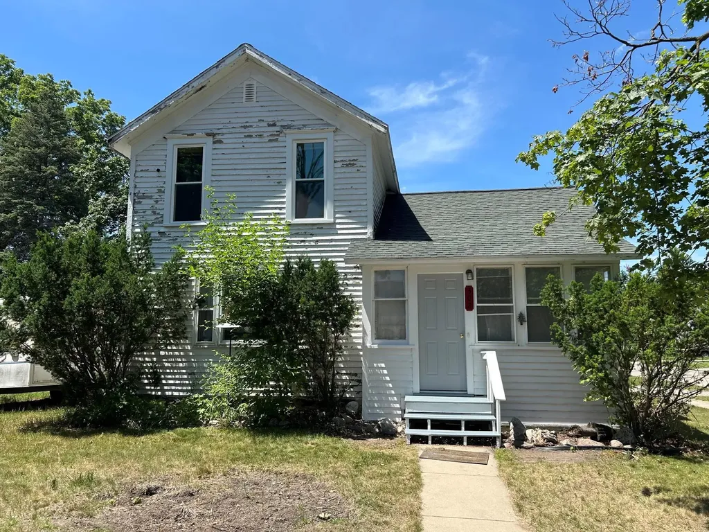 302 S Pine Street Mt. Pleasant City MI 48858