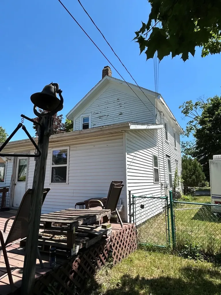 302 S Pine Street Mt. Pleasant City MI 48858