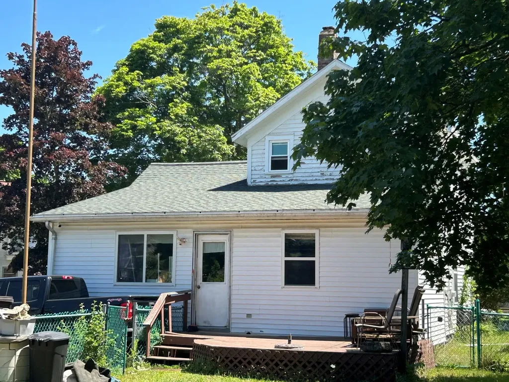 302 S Pine Street Mt. Pleasant City MI 48858