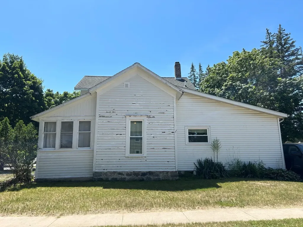 302 S Pine Street Mt. Pleasant City MI 48858