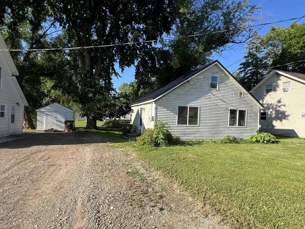 106 Webster Street Ithaca City MI 48847