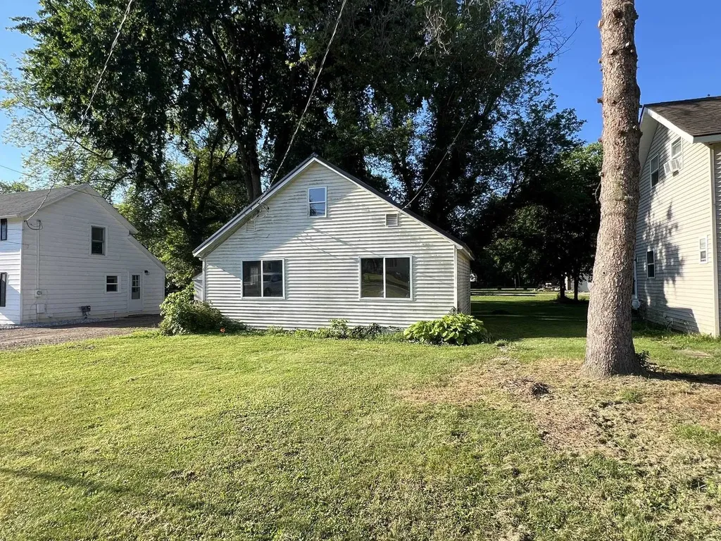 106 Webster Street Ithaca City MI 48847