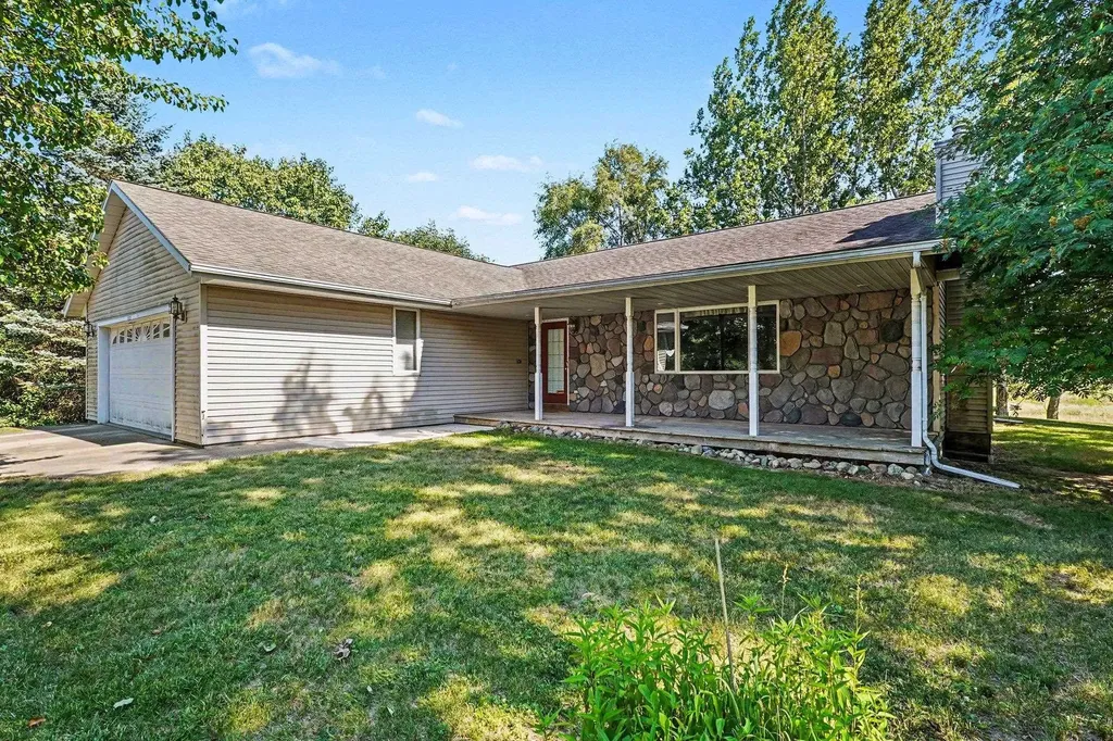 935 S Crawford Road Union Charter Township MI 48858