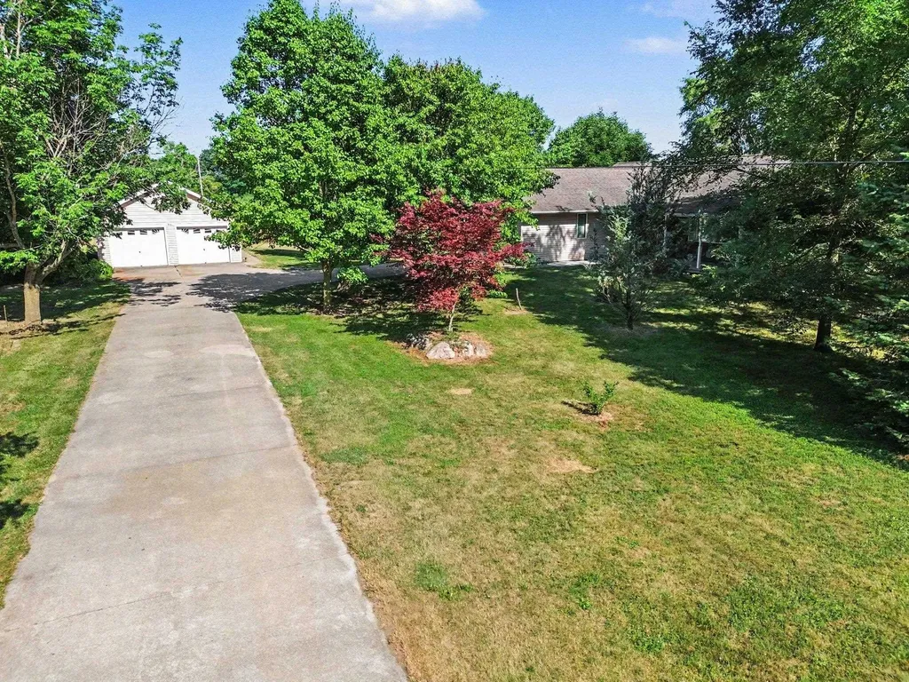 935 S Crawford Road Union Charter Township MI 48858