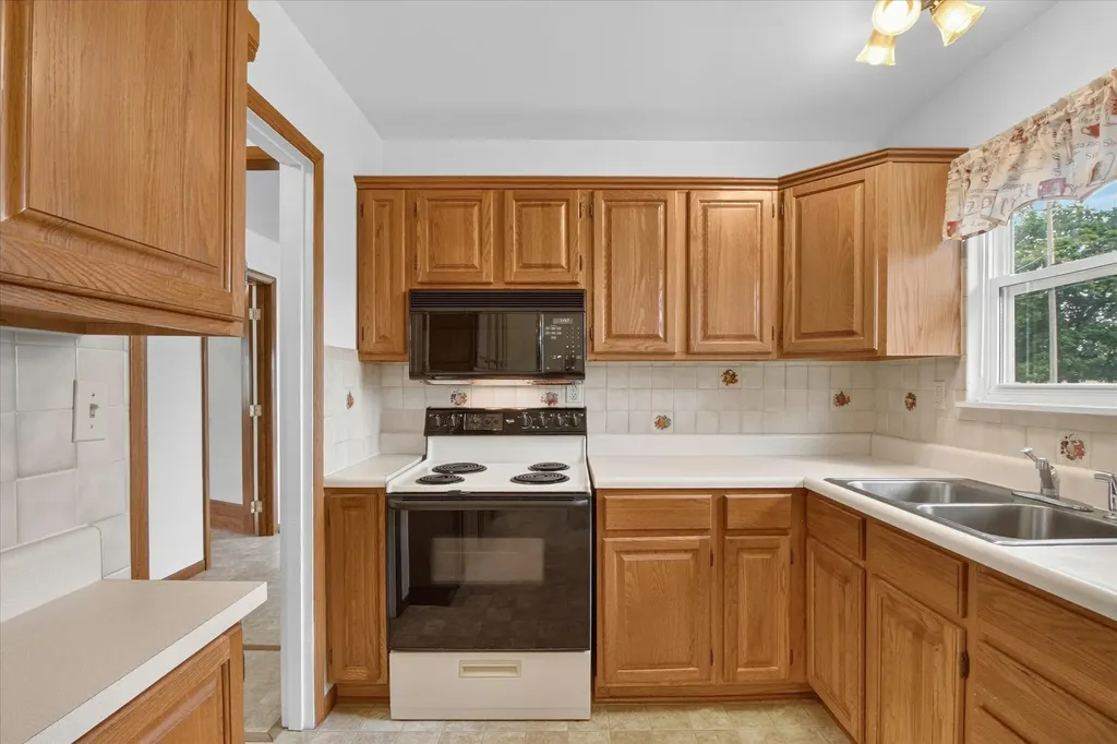 7898 E Broomfield Road Chippewa Township MI 48858