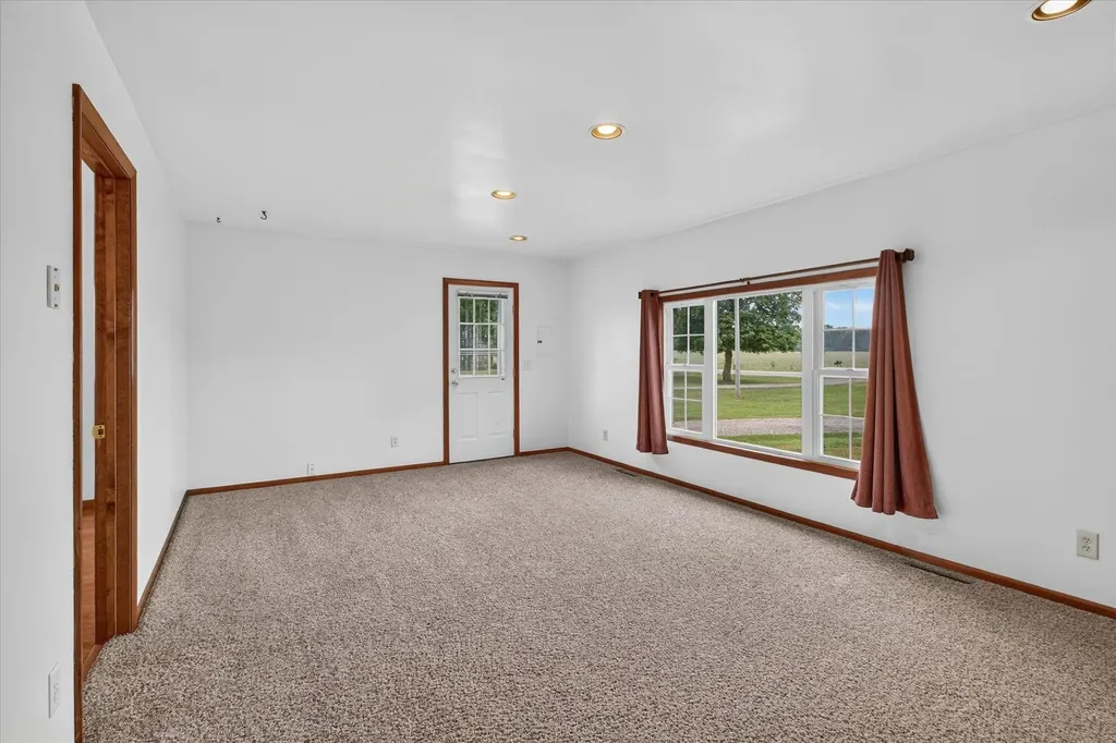 7898 E Broomfield Road Chippewa Township MI 48858