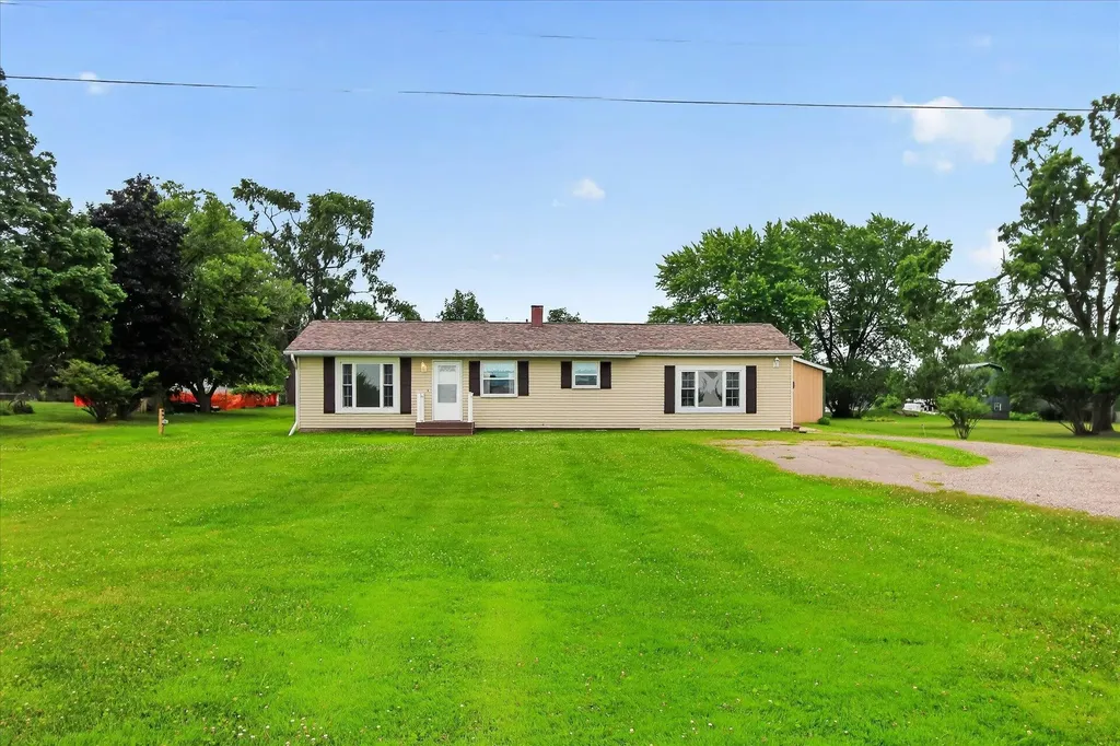 7898 E Broomfield Road Chippewa Township MI 48858