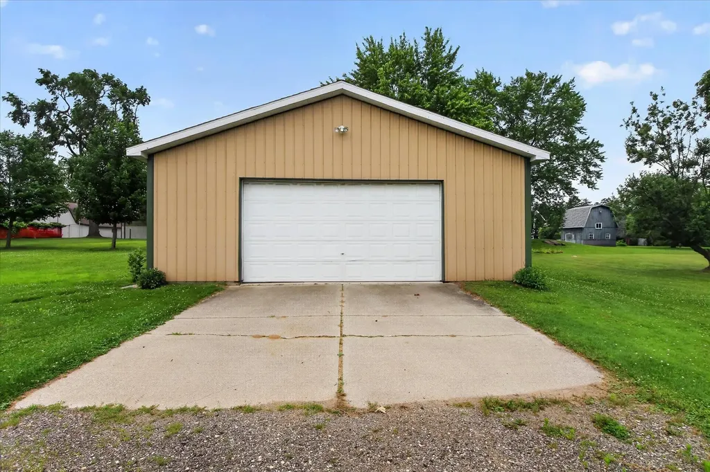 7898 E Broomfield Road Chippewa Township MI 48858