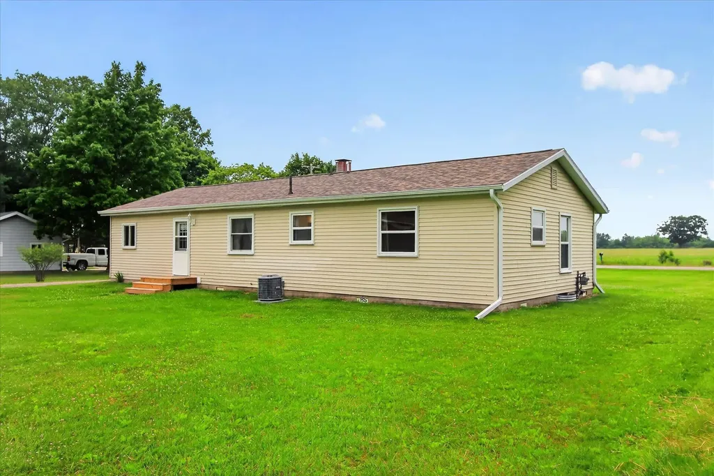 7898 E Broomfield Road Chippewa Township MI 48858