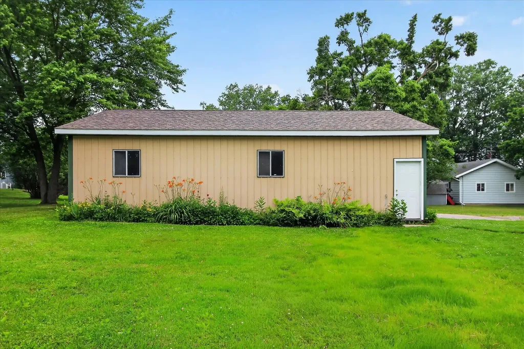 7898 E Broomfield Road Chippewa Township MI 48858