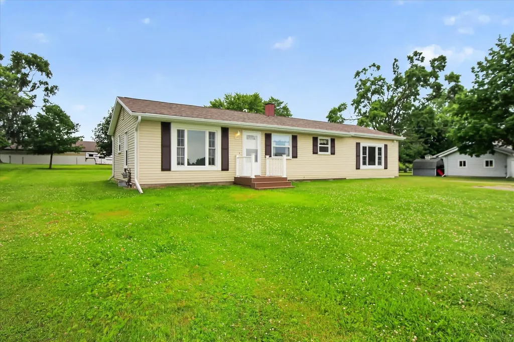 7898 E Broomfield Road Chippewa Township MI 48858