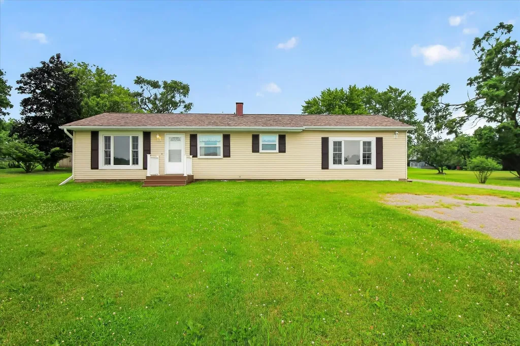 7898 E Broomfield Road Chippewa Township MI 48858
