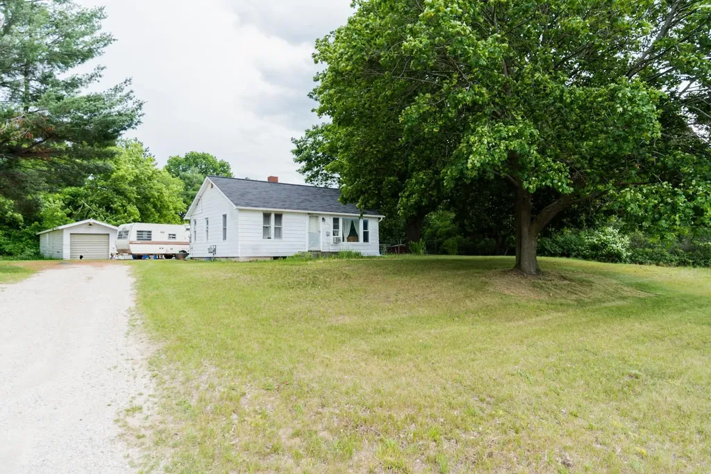 8196 Ludington Drive Garfield Township MI 48632
