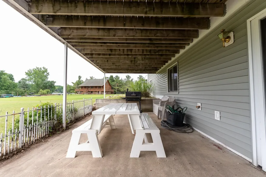 1081 Bundy Drive Broomfield Township MI 48893