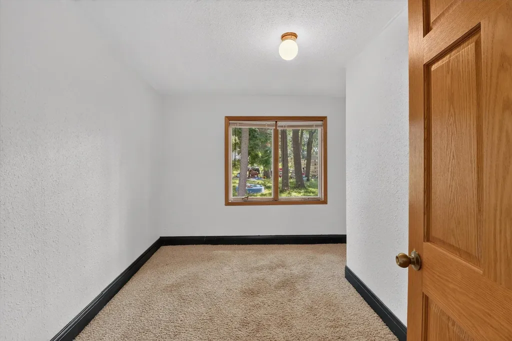 1035 Fairview Avenue Alma City MI 48801
