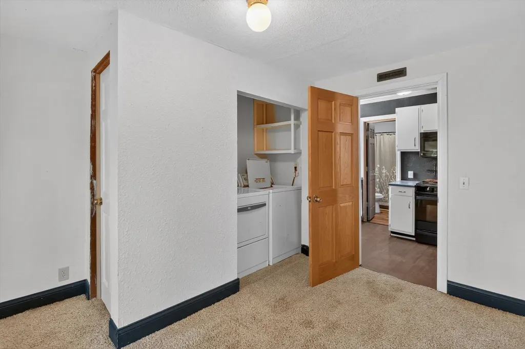 1035 Fairview Avenue Alma City MI 48801
