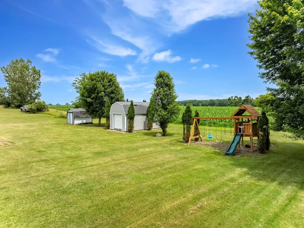 8941 S Mission Road Lincoln Township MI 48858