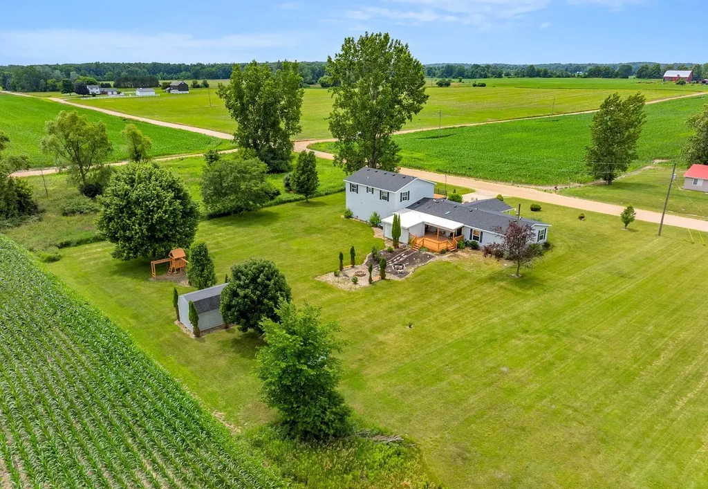 8941 S Mission Road Lincoln Township MI 48858