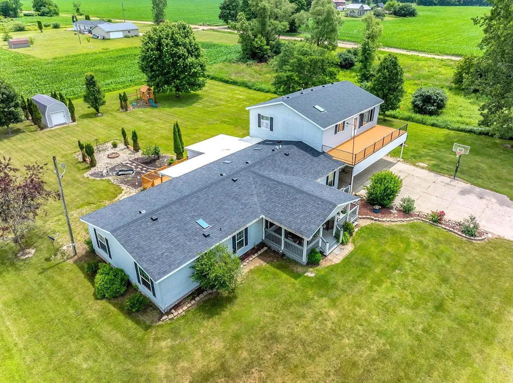 8941 S Mission Road Lincoln Township MI 48858