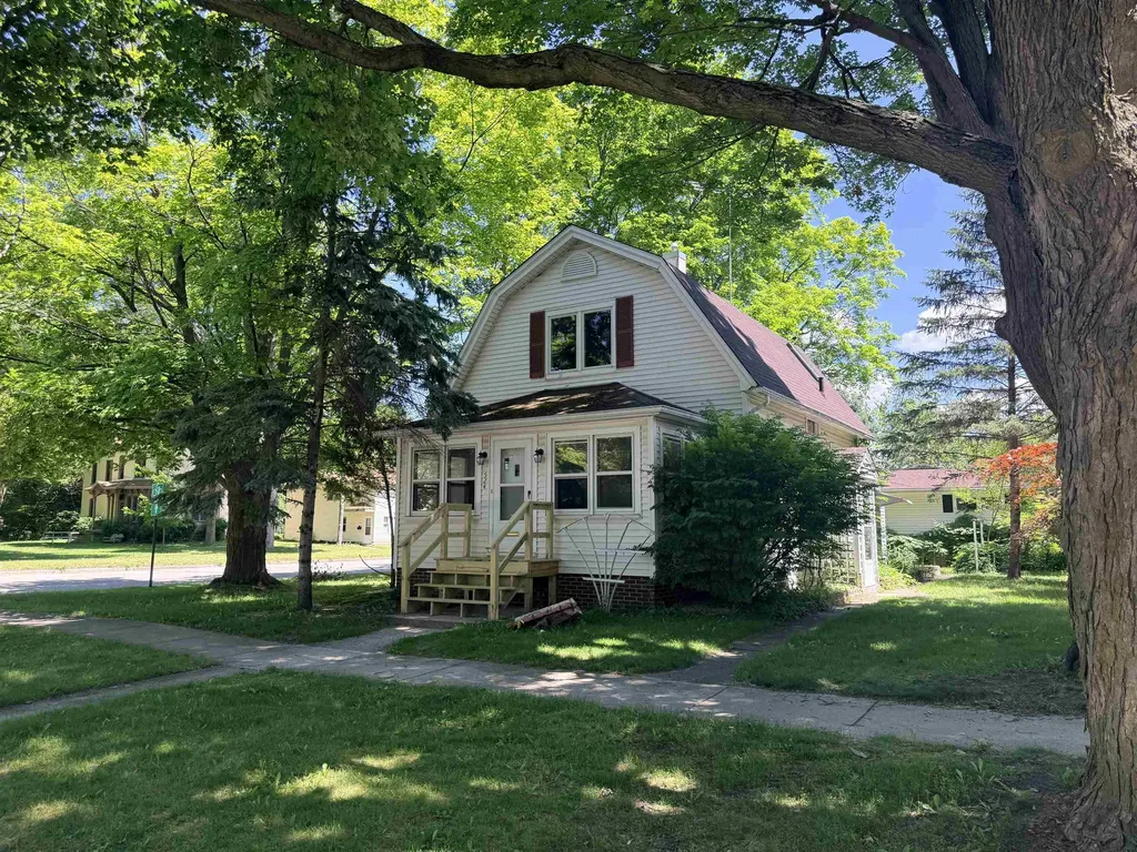 524 N Kinney Mt. Pleasant City MI 48858