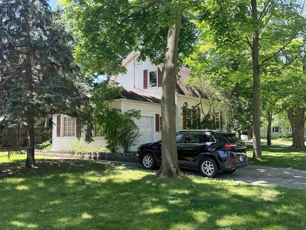 524 N Kinney Mt. Pleasant City MI 48858