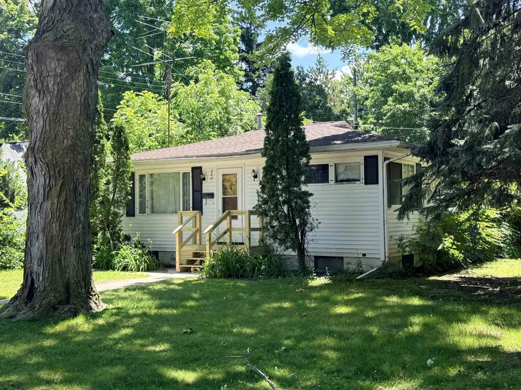 524 N Kinney Mt. Pleasant City MI 48858