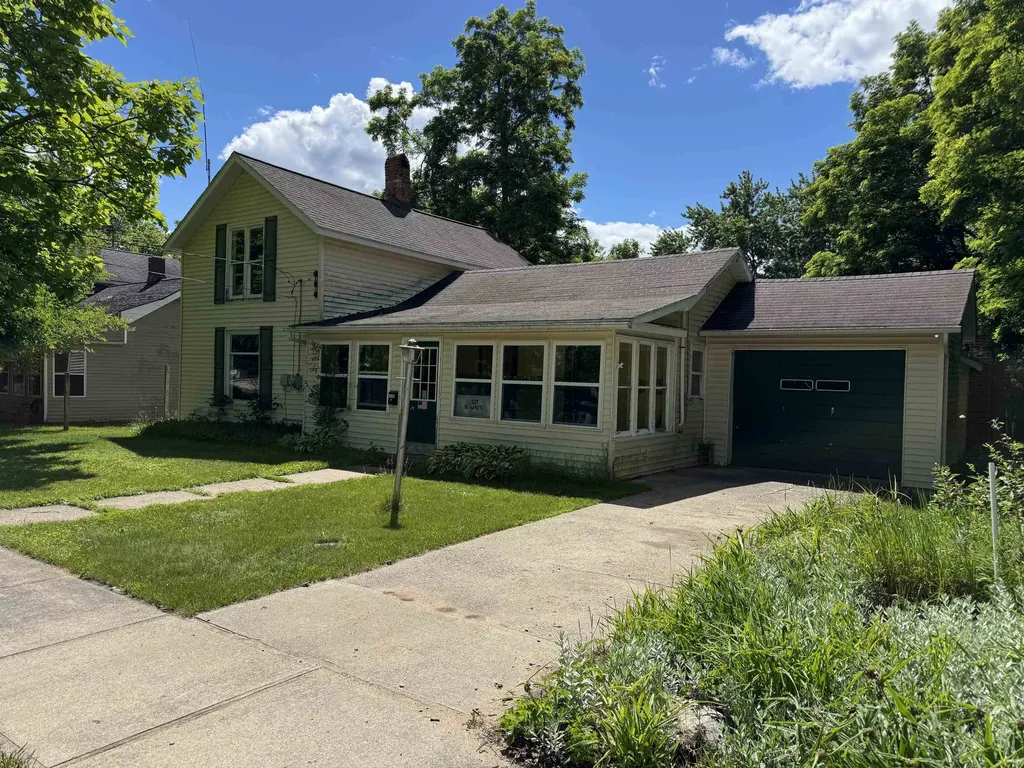 225 N Hayes Street Farwell Village MI 48622